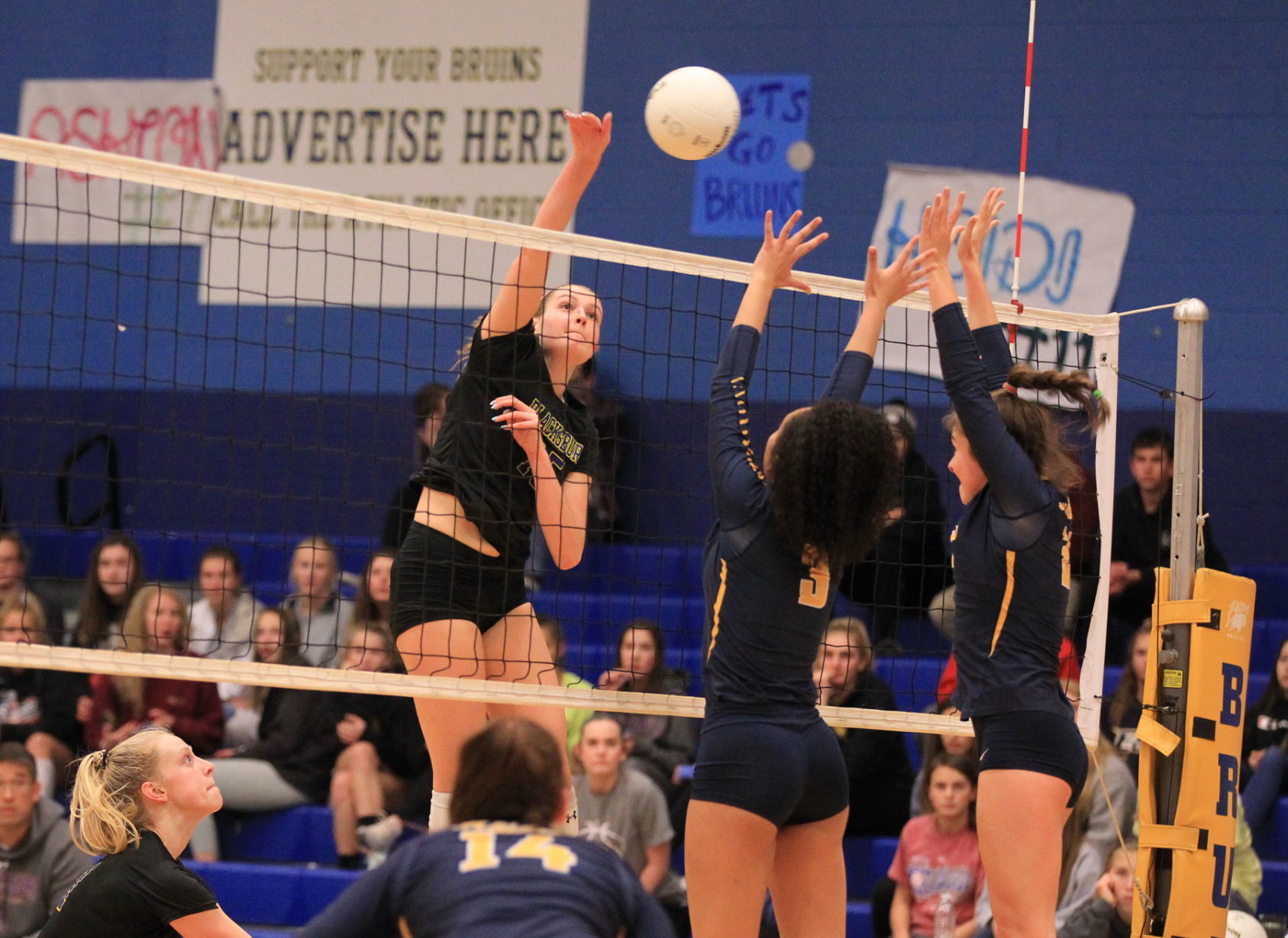 JLF_191119_vball_LoudounCo_BHS_rt01.jpg